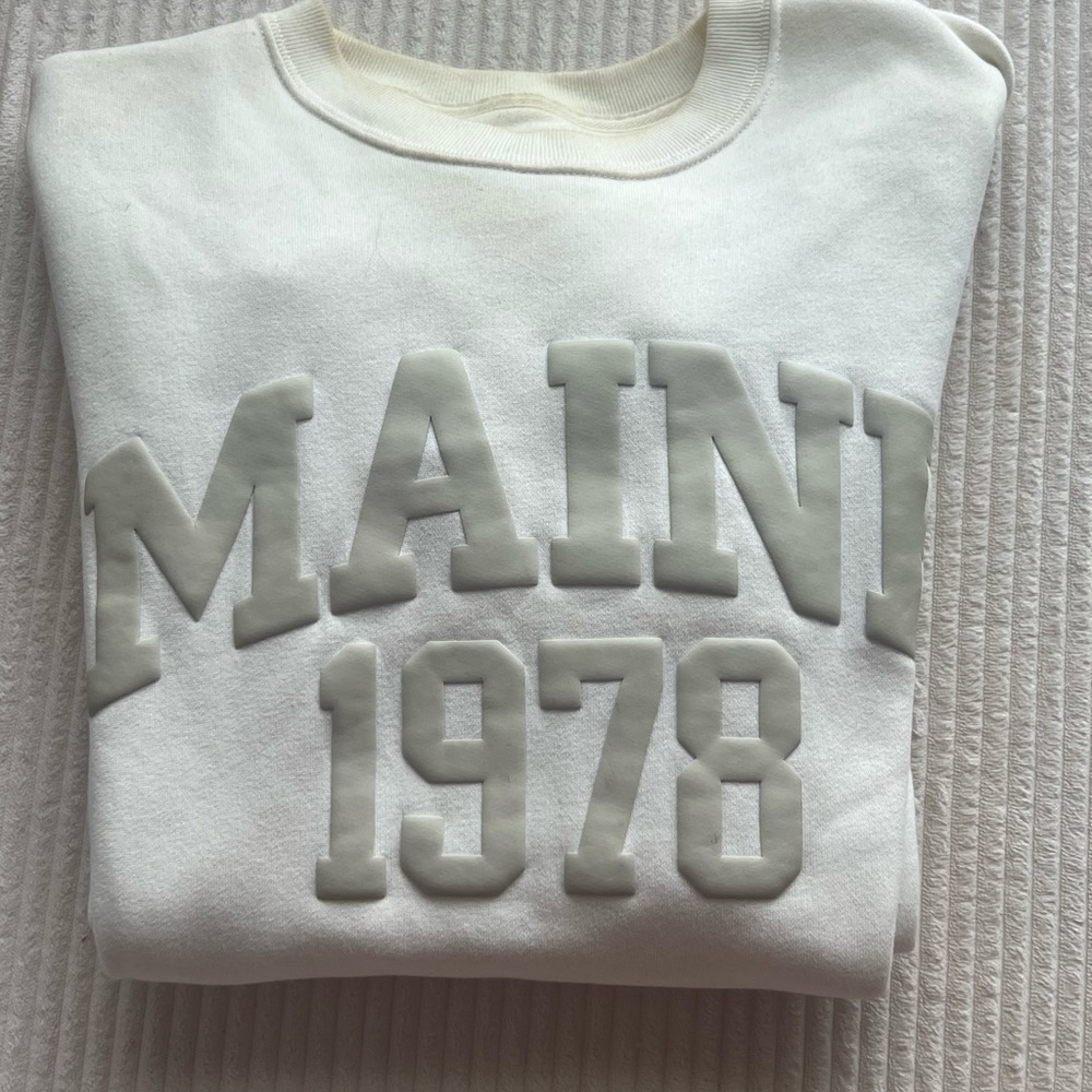 Abercrombie & Fitch Cream Sweatshirt